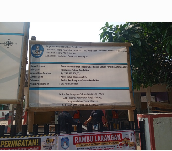 Revitalisasi SDN 4 Citeras Rp748,6 Juta Disorot, APD Pekerja Dipertanyakan