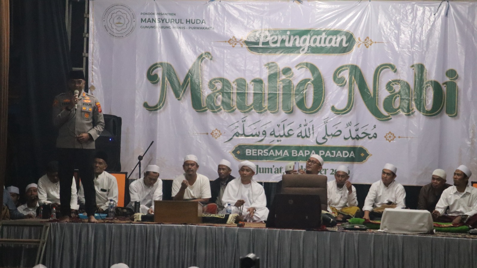Maulid Nabi di Maniis, Kapolres Purwakarta Bersama Masyarakat Teladani Akhlak Rasulullah