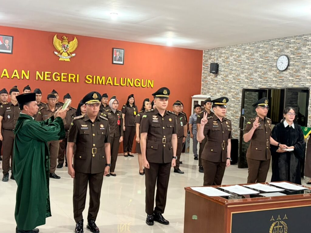 Perkuat Organisasi dan Profesionalisme, Kajari Simalungun Lantik 4 Pejabat Struktural