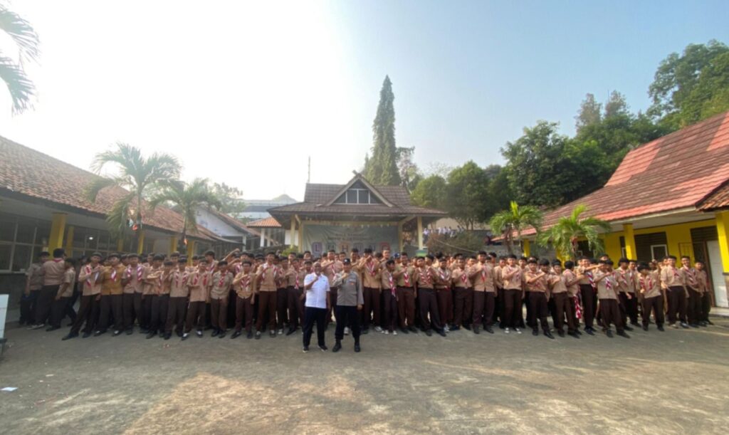 KEPOLISIAN RESOR PURWAKARTA  SEKSI HUBUNGAN MASYARAKAT  SIARAN PERS TENTANG   Kenalkan SMA Kemala Taruna Bhayangkara, Polsek Jatiluhur Sosialisasikan SPMB kepada 340 Siswa SMP