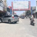 PAVING BLOK TUPAREV DISOROT! ASKUN DESAK BUPATI KARAWANG BONGKAR DAN KEMBALI KE ASPAL