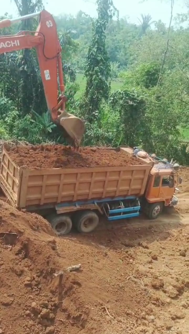 PT Panca di Sta 70 Tol Serang–Panimbang Diduga Gunakan Tanah Merah dari Tambang Ilegal,DEWAN PAKAR DPP LSM ELANG MAS  Prof. Sutan Nasomal Desak Pemerintah Bertindak