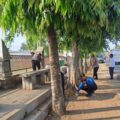 KEPOLISIAN RESOR PURWAKARTA  SEKSI HUBUNGAN MASYARAKAT Polsek Maniis Bersama Kecamatan Gelar Jumat Bersih, Dukung Program Green Policing