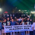 Solidaritas Suporter: Viking Karyamulya Bentangkan Spanduk Tuntut Pengusutan Kasus Kematian Almarhum Dion di Karawang