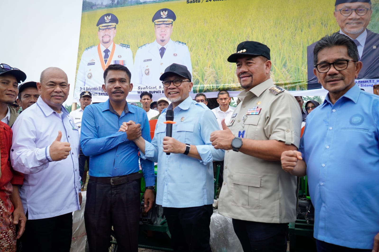 PANEN PADI BERSAMA MENKO PANGAN! Bupati Batu Bara Perkuat Sinergi, Petani Terima Bantuan Alsintan