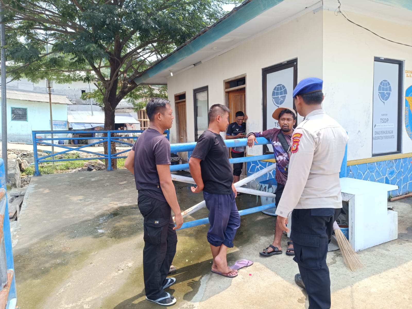 Antisipasi Perubahan Cuaca, Satpolair Polres Purwakarta Sambangi Masyarakat Perairan Waduk Jatiluhur