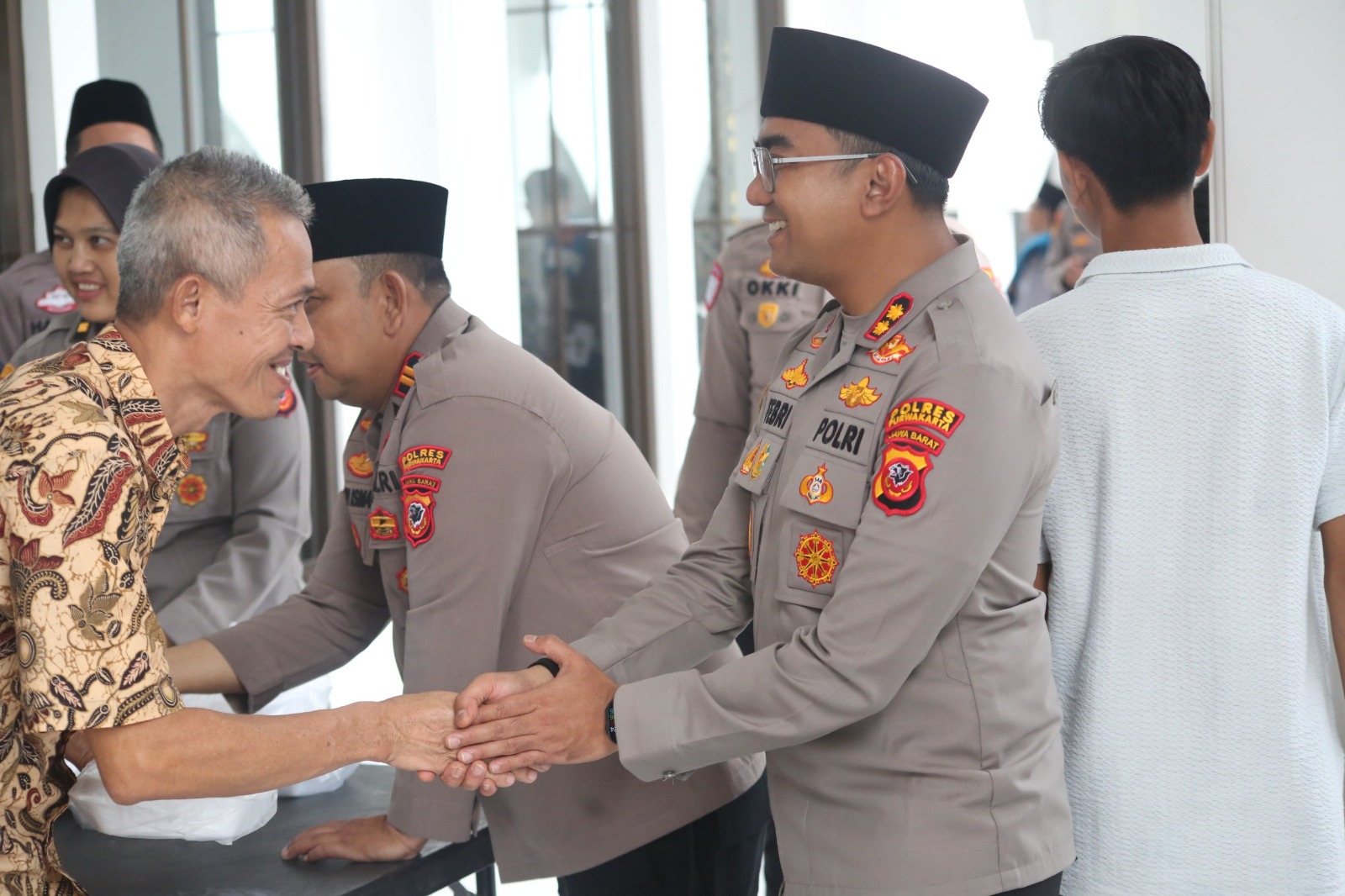 Jumat Keliling, Kapolres Purwakarta Sapa Warga dan Pererat Silaturahmi di Masjid Al-Husna