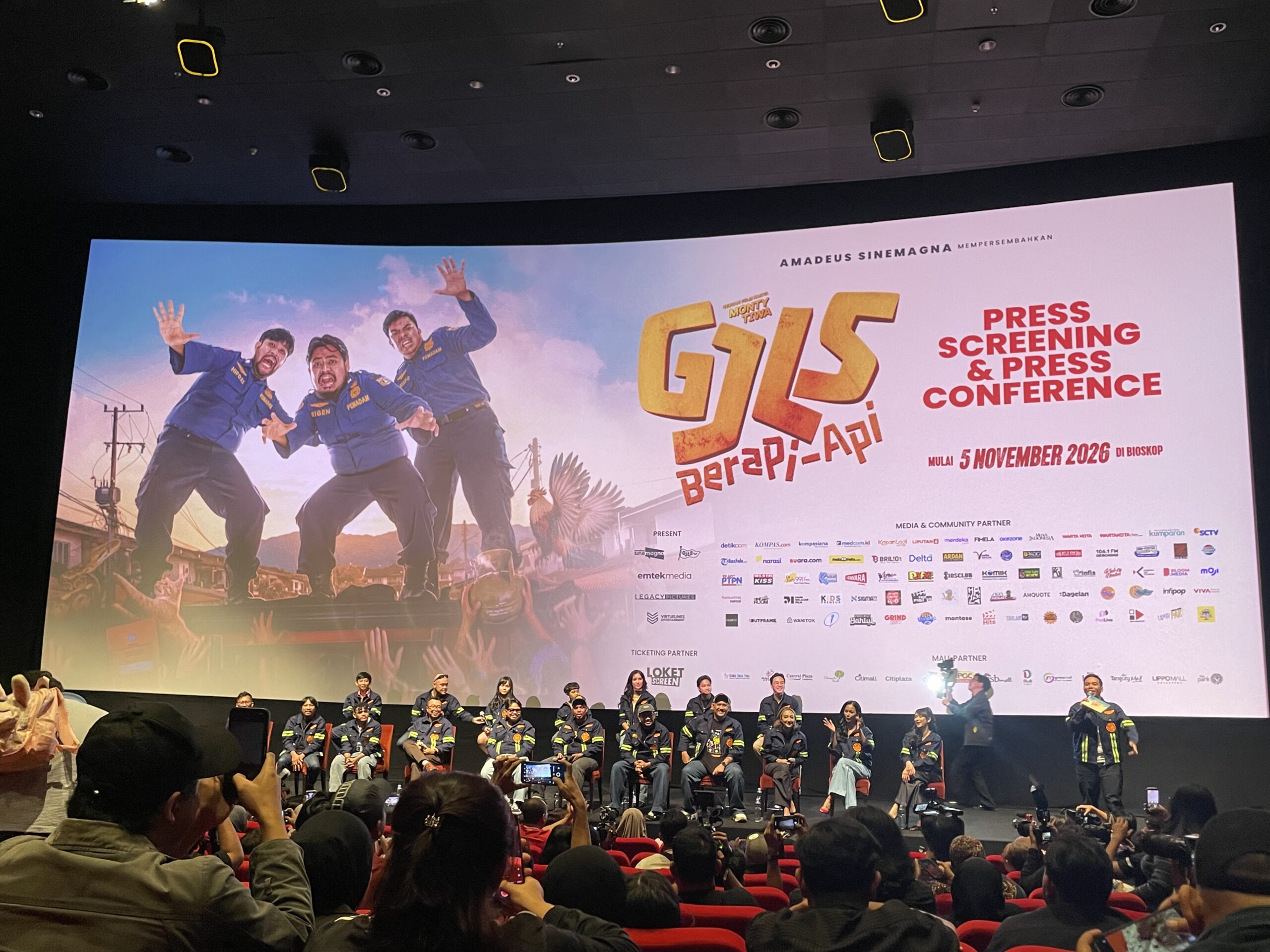 Bawa Armada Damkar Asli & Wahana Bus Interaktif ke Epicentrum XXI: Konferensi Pers GJLS: Berapi-Api Resmi Luncurkan Komedi Penuh Empati