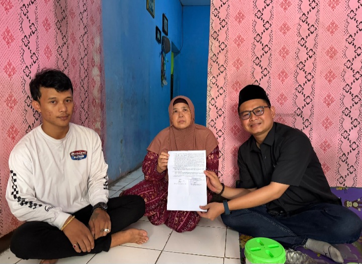 Dikeroyok di Pandeglang, Buruh Sopir Galon Didampingi Santri Lawyer LBH PMII Banten Desak Polres Pandeglang Usut Tuntas